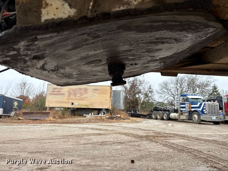 image for item EV3352 1987 Hilbilt 24-29 end dump trailer