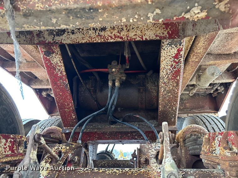 image for item EV3352 1987 Hilbilt 24-29 end dump trailer