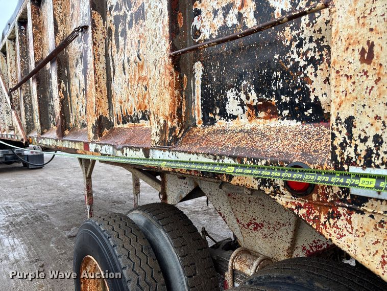 image for item EV3352 1987 Hilbilt 24-29 end dump trailer