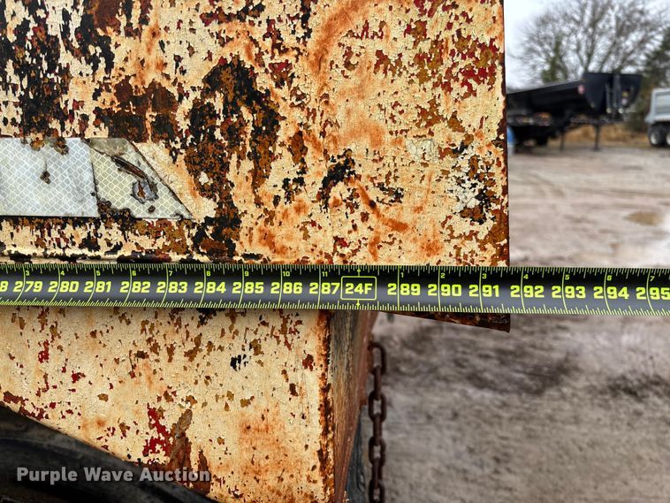 image for item EV3352 1987 Hilbilt 24-29 end dump trailer