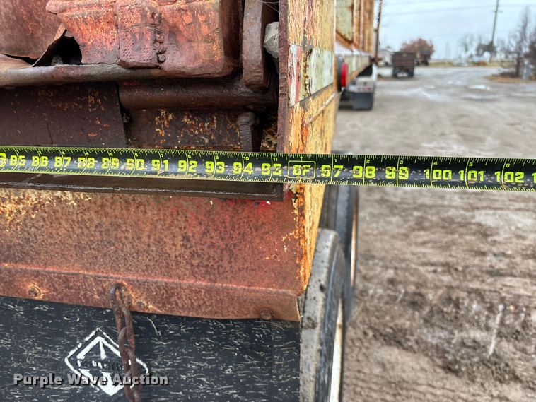 image for item EV3352 1987 Hilbilt 24-29 end dump trailer