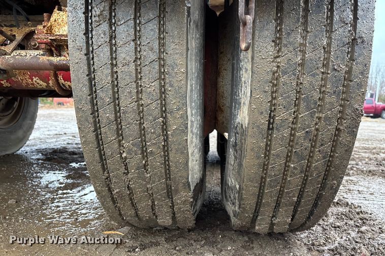 image for item EV3352 1987 Hilbilt 24-29 end dump trailer