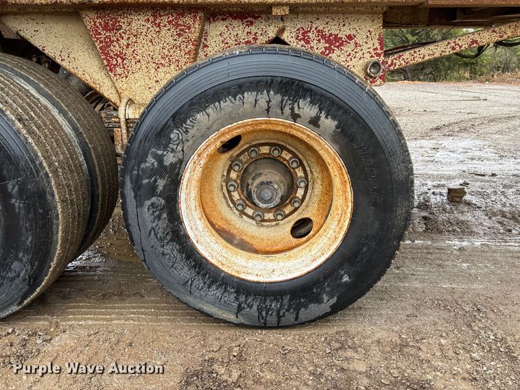 image for item EV3352 1987 Hilbilt 24-29 end dump trailer