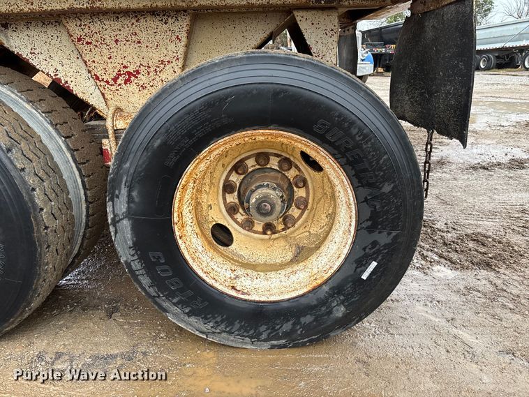 image for item EV3352 1987 Hilbilt 24-29 end dump trailer