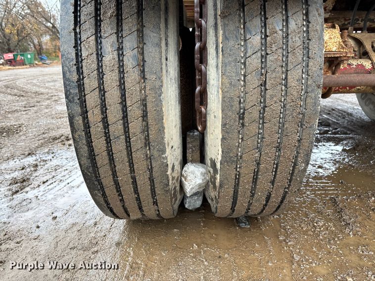 image for item EV3352 1987 Hilbilt 24-29 end dump trailer