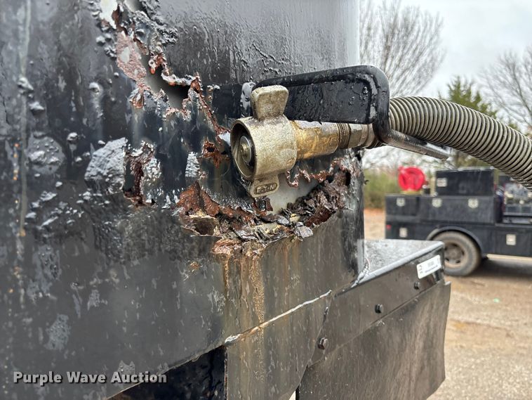 image for item EV3353 1995 Hibilt end dump trailer