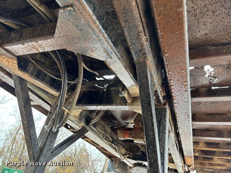 image for item EV3353 1995 Hibilt end dump trailer