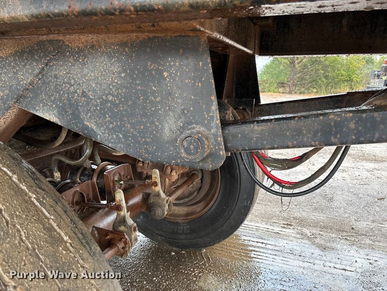 image for item EV3353 1995 Hibilt end dump trailer