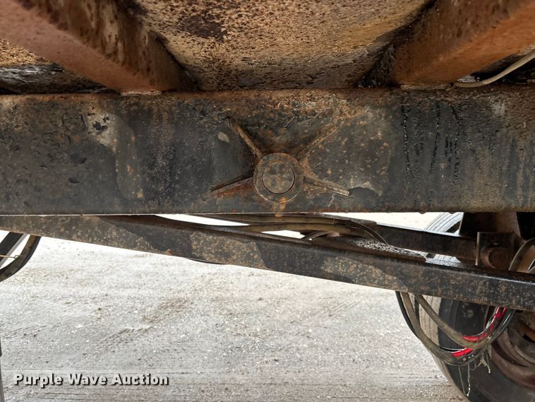 image for item EV3353 1995 Hibilt end dump trailer