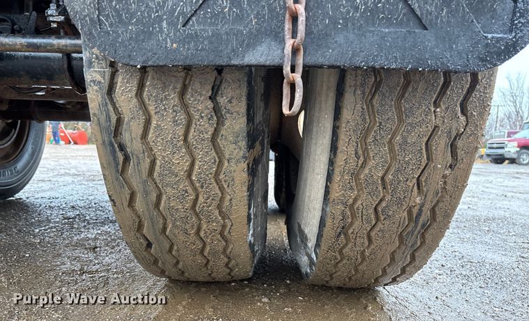 image for item EV3353 1995 Hibilt end dump trailer