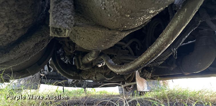 image for item EV3364 2013 Kenworth T800 semi truck