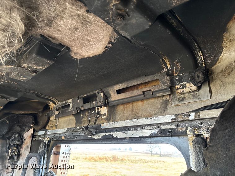 image for item EV3364 2013 Kenworth T800 semi truck