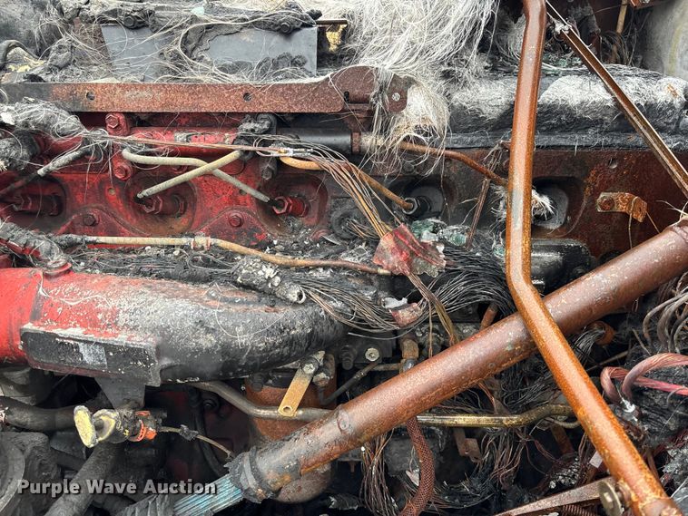 image for item EV3364 2013 Kenworth T800 semi truck