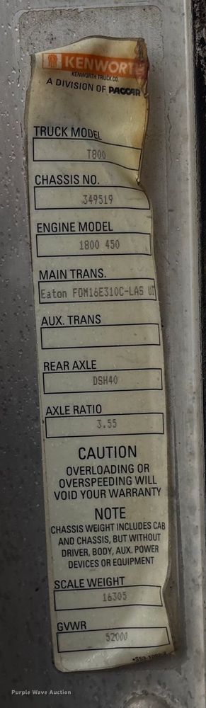 image for item EV3364 2013 Kenworth T800 semi truck