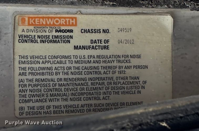 image for item EV3364 2013 Kenworth T800 semi truck