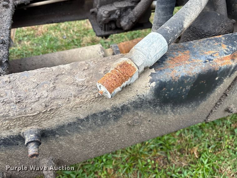 image for item EV3380 1997 Mack CH613 semi truck