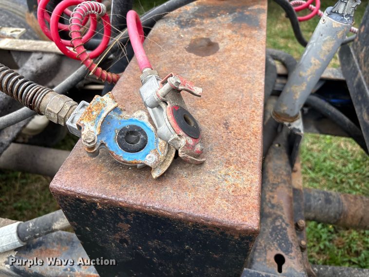 image for item EV3380 1997 Mack CH613 semi truck