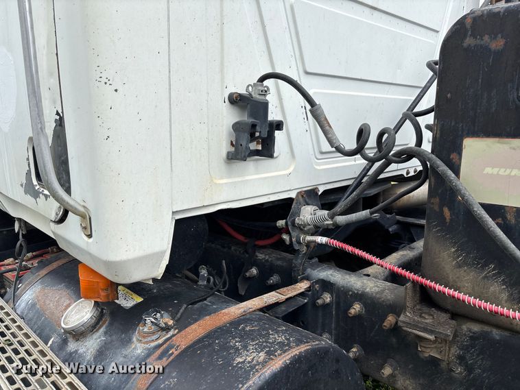 image for item EV3380 1997 Mack CH613 semi truck