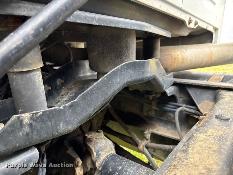 image for item EV3380 1997 Mack CH613 semi truck