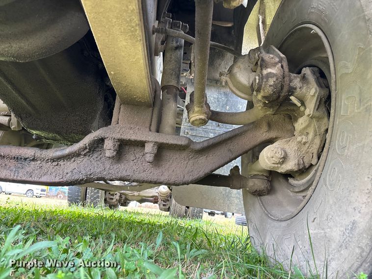 image for item EV3380 1997 Mack CH613 semi truck