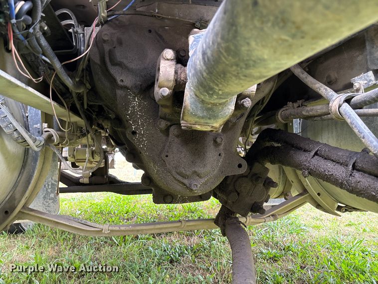 image for item EV3380 1997 Mack CH613 semi truck