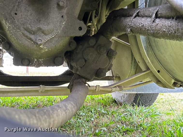 image for item EV3380 1997 Mack CH613 semi truck