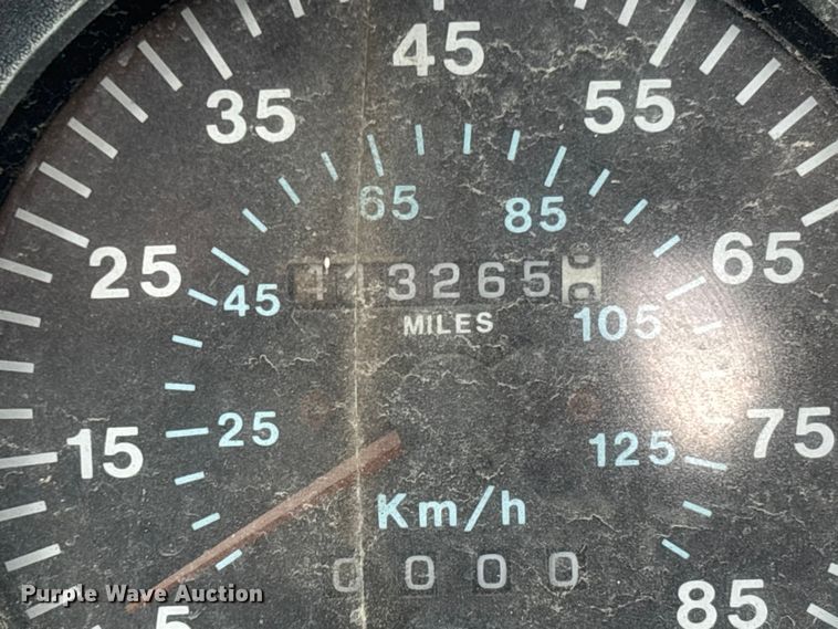 image for item EV3380 1997 Mack CH613 semi truck