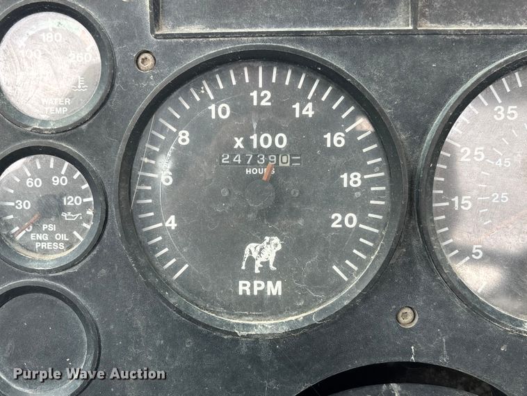 image for item EV3380 1997 Mack CH613 semi truck