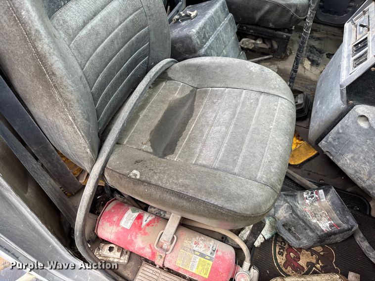 image for item EV3380 1997 Mack CH613 semi truck