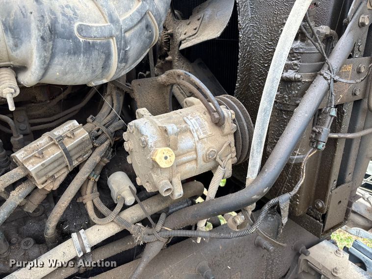 image for item EV3380 1997 Mack CH613 semi truck