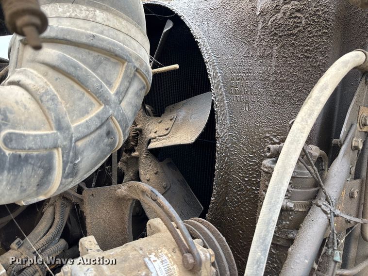 image for item EV3380 1997 Mack CH613 semi truck