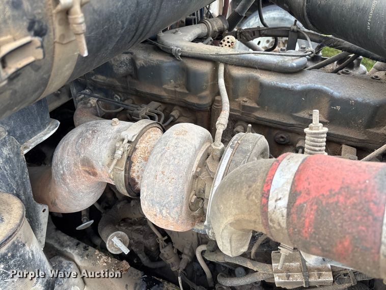 image for item EV3380 1997 Mack CH613 semi truck