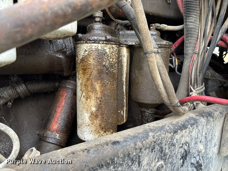 image for item EV3380 1997 Mack CH613 semi truck