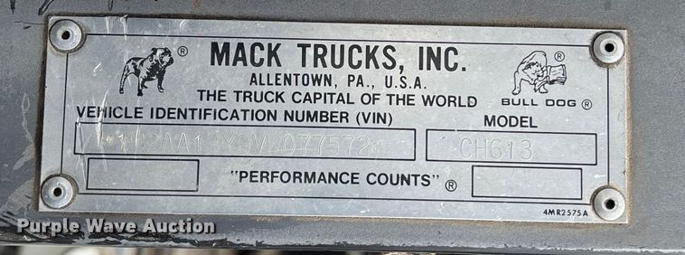 image for item EV3380 1997 Mack CH613 semi truck