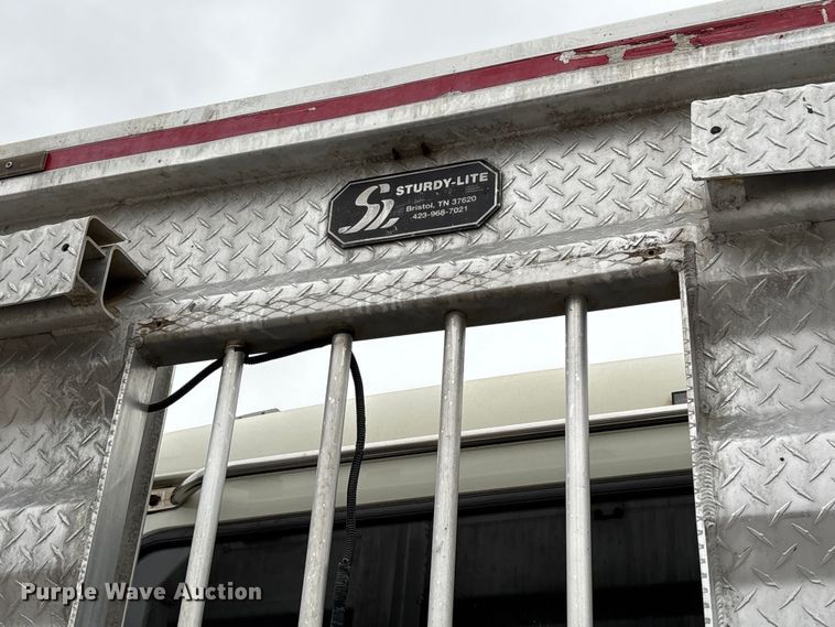 image for item EV3499 2013 Mack CHU613 semi truck