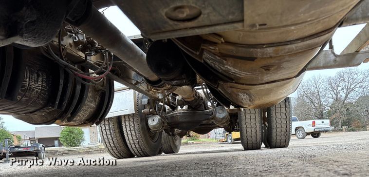 image for item EV3499 2013 Mack CHU613 semi truck