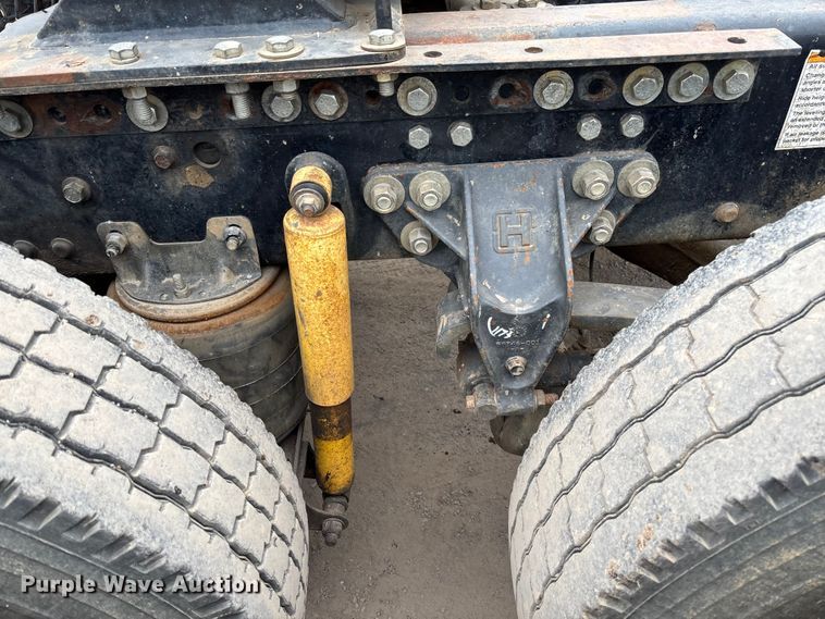 image for item EV3499 2013 Mack CHU613 semi truck