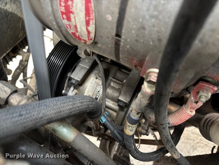 image for item EV3499 2013 Mack CHU613 semi truck