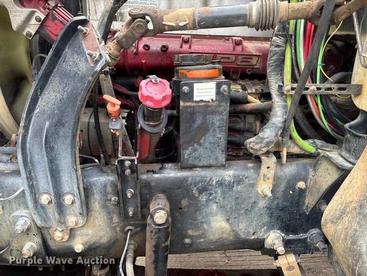 image for item EV3499 2013 Mack CHU613 semi truck