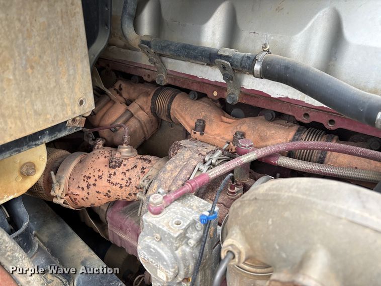 image for item EV3499 2013 Mack CHU613 semi truck