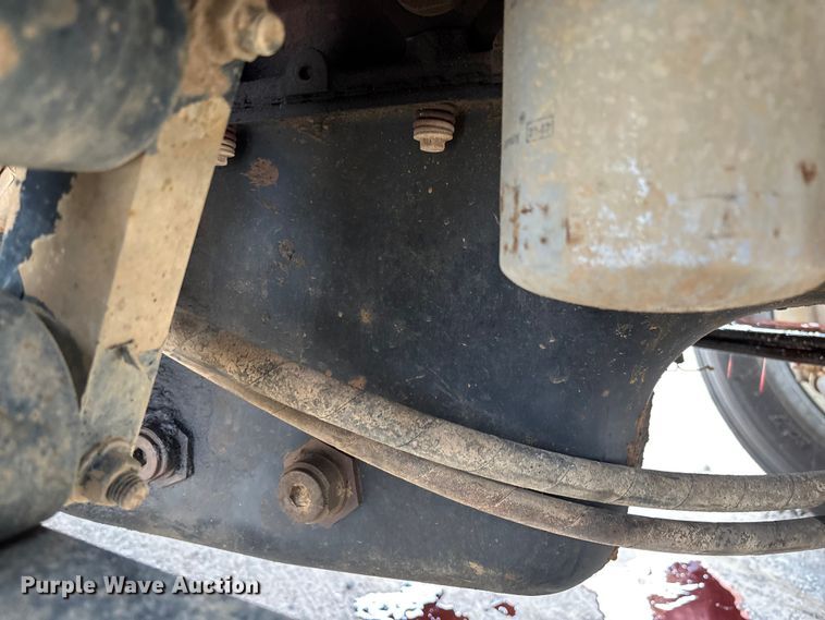 image for item EV3499 2013 Mack CHU613 semi truck