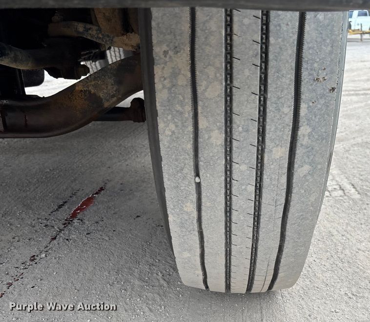 image for item EV3499 2013 Mack CHU613 semi truck