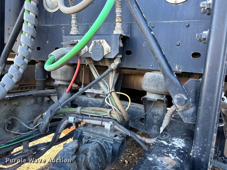 image for item FG1652 2003 Freightliner Columbia semi truck