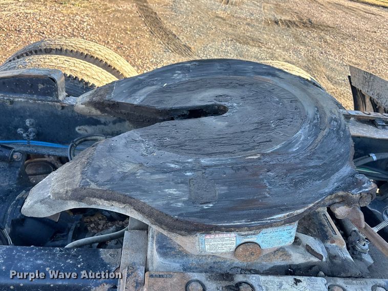 image for item FG1652 2003 Freightliner Columbia semi truck