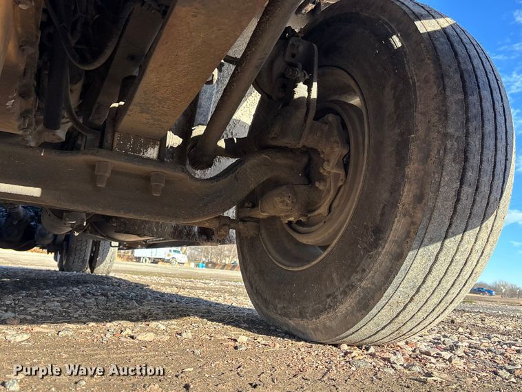 image for item FG1652 2003 Freightliner Columbia semi truck