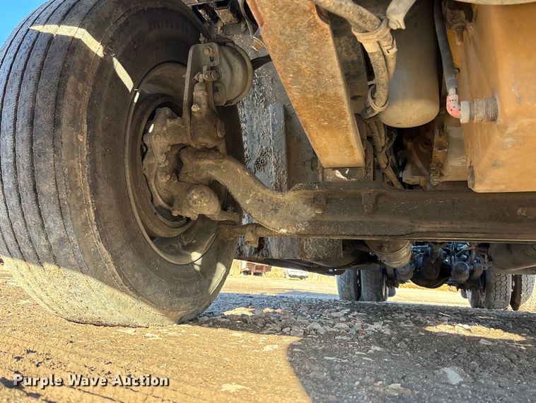 image for item FG1652 2003 Freightliner Columbia semi truck