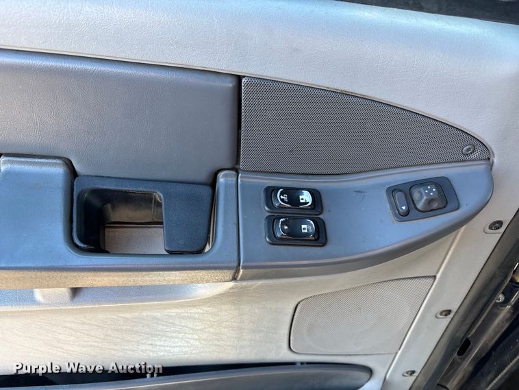 image for item FG1652 2003 Freightliner Columbia semi truck