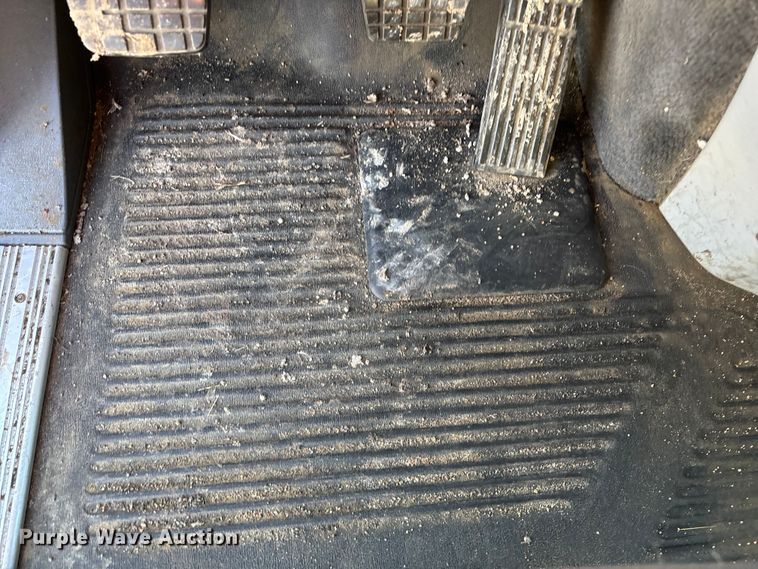 image for item FG1652 2003 Freightliner Columbia semi truck