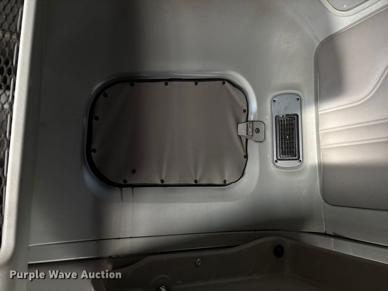 image for item FG1652 2003 Freightliner Columbia semi truck