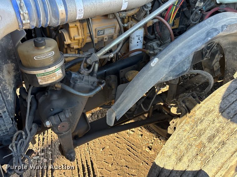 image for item FG1652 2003 Freightliner Columbia semi truck